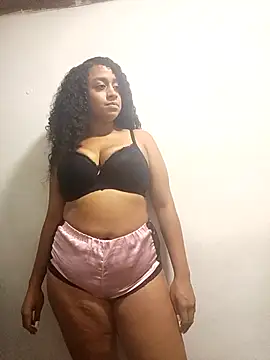 Snapshot of lacrespa24 chatting on 11/08/25, 01:39 lacrespa24 online show from 11/08/25, 01:39