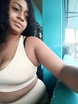 Snapshot of lacrespa24 chatting on 12/01/25, 10:48 lacrespa24 online show from 12/01/25, 10:48