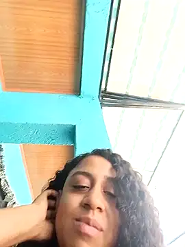 Snapshot of lacrespa24 chatting on 12/14/25, 05:51 lacrespa24 online show from 12/14/25, 05:51