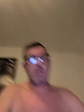 Snapshot of Devinebi chatting on 10/13/25, 12:21 Devinebi online show from 10/13/25, 12:21