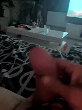 Snapshot of Devinebi chatting on 10/25/25, 10:48 Devinebi online show from 10/25/25, 10:48