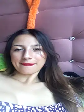 Naomy-daviis online show from 10/23/25, 08:07