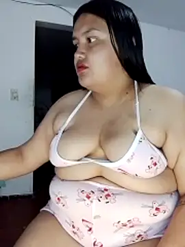 Snapshot of natt-bigass chatting on 11/13/25, 02:32 natt-bigass online show from 11/13/25, 02:32