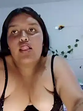 Snapshot of natt-bigass chatting on 11/15/25, 04:43 natt-bigass online show from 11/15/25, 04:43