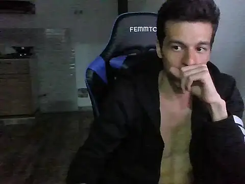 calkestis12 online show from 12/17/25, 05:13