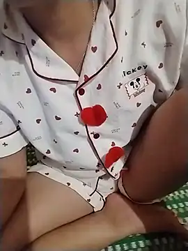 -Paige- online show from 07/14/26, 10:43