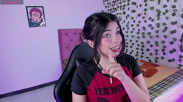 Snapshot of selina_lovers_ chatting on 10/25/25, 03:58 selina lovers  online show from 10/25/25, 03:58