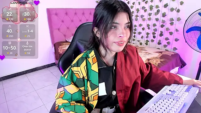 Snapshot of selina_lovers_ chatting on 10/29/25, 02:58 selina lovers  online show from 10/29/25, 02:58