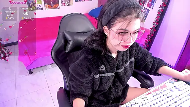 Snapshot of selina_lovers_ chatting on 03/09/26, 04:27 selina lovers online show from 03/09/26, 04:27