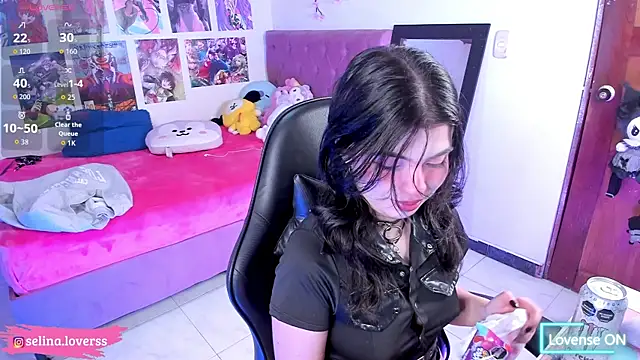 Snapshot of selina_lovers_ chatting on 07/09/26, 05:11 selina lovers online show from 07/09/26, 05:11