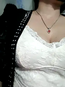 Snapshot of LalayCii chatting on 10/22/25, 05:13 LalayCii online show from 10/22/25, 05:13