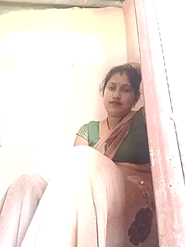 Snapshot of Rayal_bhabi chatting on 12/04/25, 05:28 Rayal bhabi online show from 12/04/25, 05:28