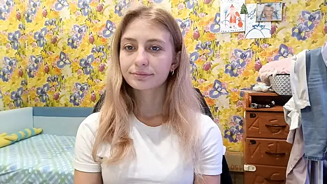 Snapshot of AmeliLia chatting on 10/24/25, 06:32 AmeliLia online show from 10/24/25, 06:32