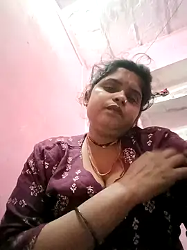 Snapshot of Manya_cute chatting on 10/24/25, 02:13 Manya cute online show from 10/24/25, 02:13