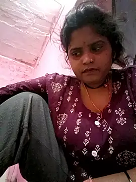 Snapshot of Manya_cute chatting on 10/25/25, 02:19 Manya cute online show from 10/25/25, 02:19