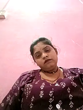 Snapshot of Manya_cute chatting on 10/26/25, 03:18 Manya cute online show from 10/26/25, 03:18