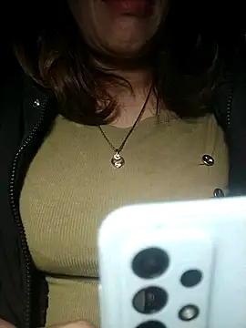 YiyinLy online show from 11/29/25, 08:56