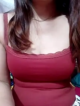 Snapshot of YiyinLy chatting on 06/11/26, 12:32 YiyinLy online show from 06/11/26, 12:32