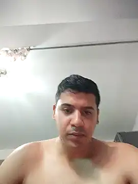 Snapshot of estradausuario21 chatting on 10/30/25, 04:19 estradausuario21 online show from 10/30/25, 04:19