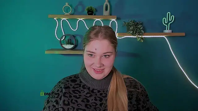 Snapshot of tereza_moon chatting on 10/27/25, 10:19 tereza moon online show from 10/27/25, 10:19