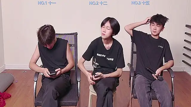 Snapshot of hyboys chatting on 10/15/25, 10:37 hyboys online show from 10/15/25, 10:37