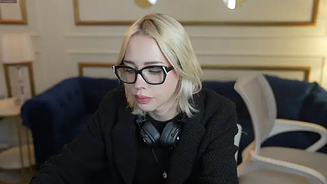 Snapshot of Jessica_start chatting on 11/21/25, 02:05 Jessica start online show from 11/21/25, 02:05