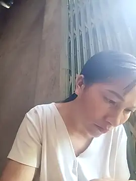 Snapshot of Meo_x chatting on 10/18/25, 12:57 Meo x online show from 10/18/25, 12:57