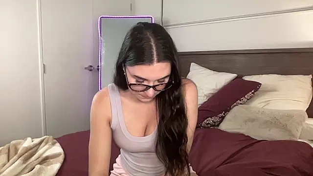 mollyy2006 online show from 12/05/25, 12:08