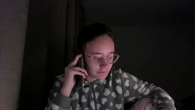 Snapshot of LuckySLove chatting on 01/05/26, 05:27 LuckySLove online show from 01/05/26, 05:27