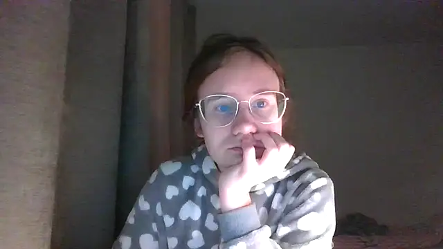 Snapshot of LuckySLove chatting on 01/12/26, 05:07 LuckySLove online show from 01/12/26, 05:07