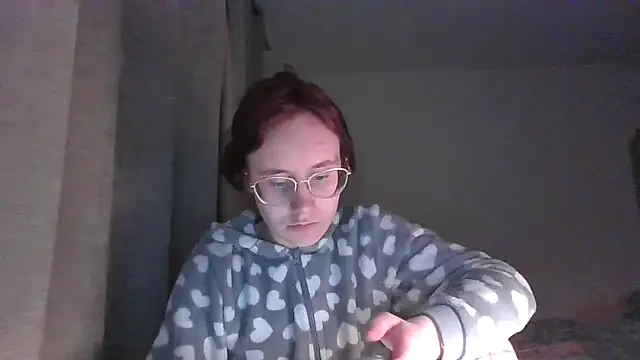 Snapshot of LuckySLove chatting on 03/05/26, 06:26 LuckySLove online show from 03/05/26, 06:26
