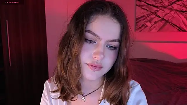 Snapshot of Miraa_Belle chatting on 10/29/25, 01:57 Miraa Belle online show from 10/29/25, 01:57