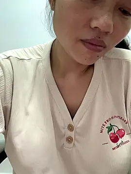 Snapshot of Nini-cn chatting on 10/17/25, 02:08 Nini-cn online show from 10/17/25, 02:08