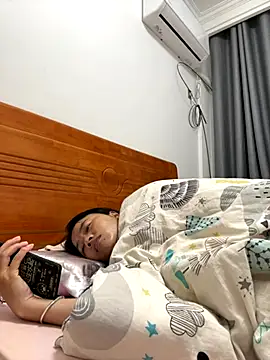 Snapshot of Nini-cn chatting on 10/26/25, 02:34 Nini-cn online show from 10/26/25, 02:34