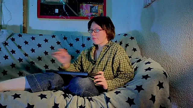 ReincarnatedAngel online show from 10/18/25, 05:57