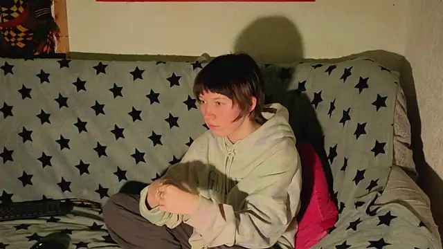 ReincarnatedAngel online show from 10/23/25, 08:51