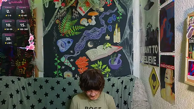 ReincarnatedAngel online show from 11/26/25, 08:54