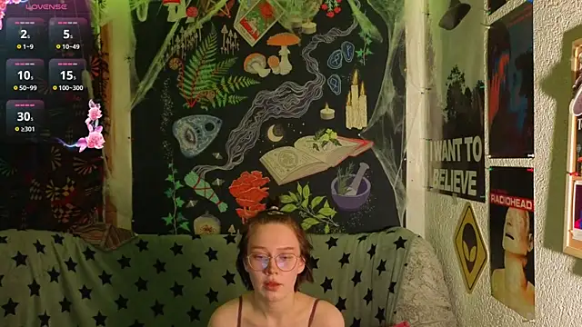 ReincarnatedAngel online show from 11/27/25, 08:55