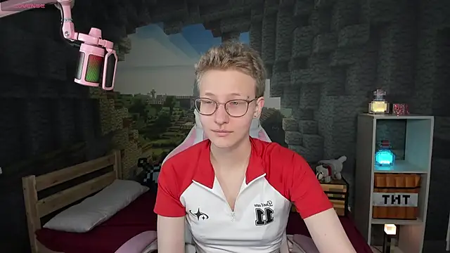 EllaSloan online show from 10/22/25, 05:52