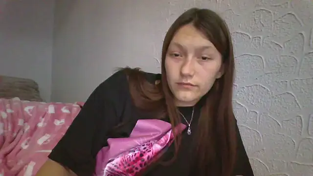 Snapshot of luna_tt chatting on 12/15/25, 08:13 luna tt online show from 12/15/25, 08:13