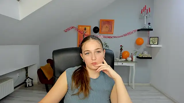 AnneWilsonn online show from 10/30/25, 12:39