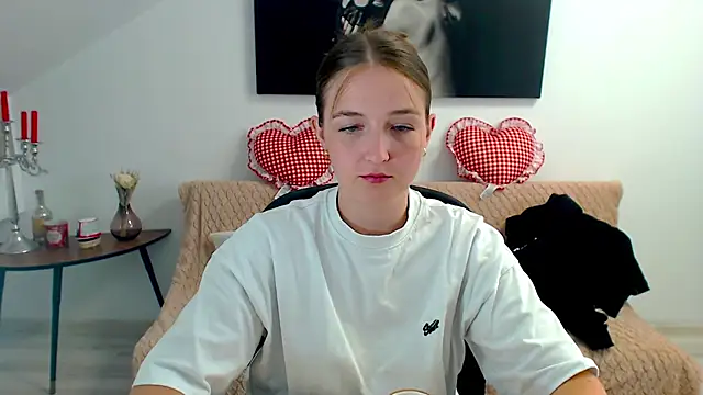 AnneWilsonn online show from 06/19/26, 06:29