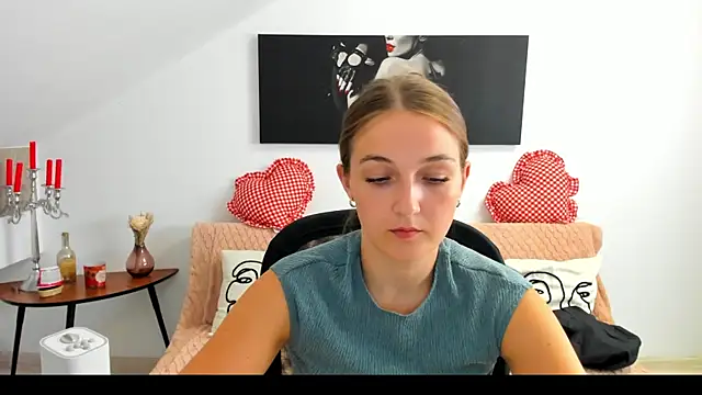 AnneWilsonn online show from 08/03/26, 07:18
