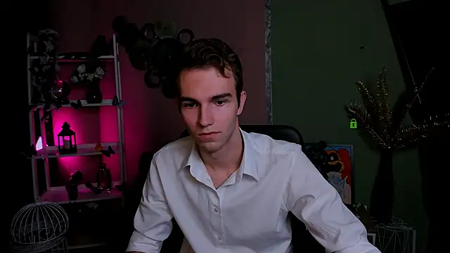 astren villo online show from 11/18/25, 09:08