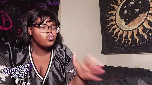 TheChubbySiren online show from 11/29/25, 01:52