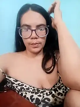 Snapshot of Damasexyviolet chatting on 10/25/25, 01:18 Damasexyviolet online show from 10/25/25, 01:18