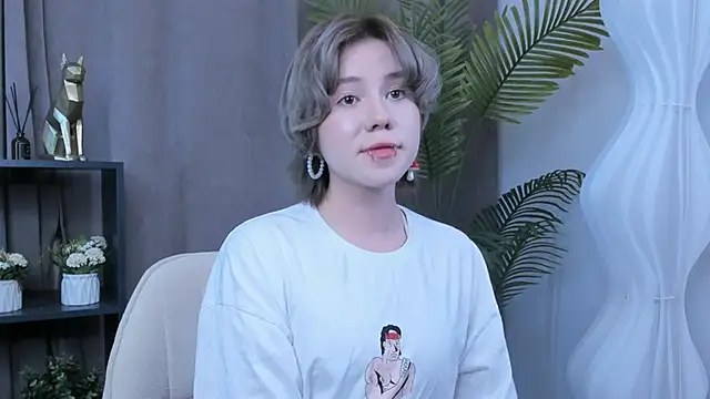 Snapshot of AlisiaEthen chatting on 10/14/25, 05:14 AlisiaEthen online show from 10/14/25, 05:14