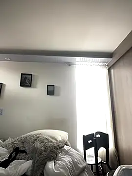 Snapshot of Cara-Hadley chatting on 10/13/25, 04:18 Cara-Hadley online show from 10/13/25, 04:18