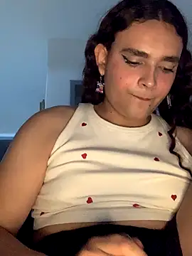 Snapshot of La-Gatiita-trans chatting on 10/29/25, 01:41 La-Gatiita-trans online show from 10/29/25, 01:41