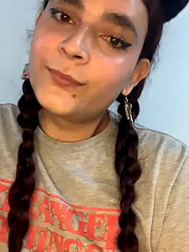 Snapshot of La-Gatiita-trans chatting on 11/03/25, 12:13 La-Gatiita-trans online show from 11/03/25, 12:13